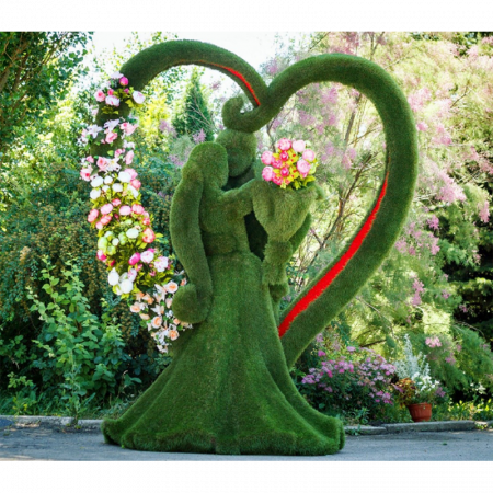 Топиарные скульптуры из искусственной травы "Влюбленные"